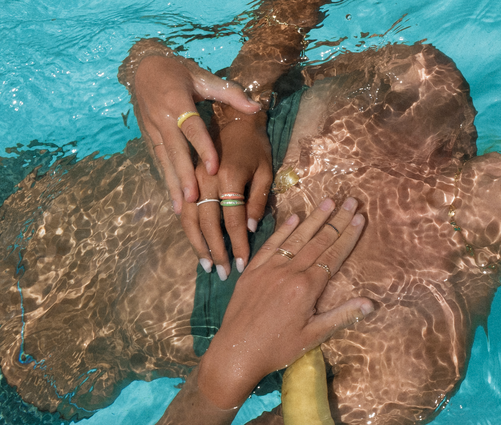 Mint Lollies Embrace Ring