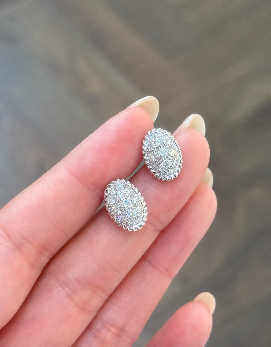Bellevue Pavé Studs
