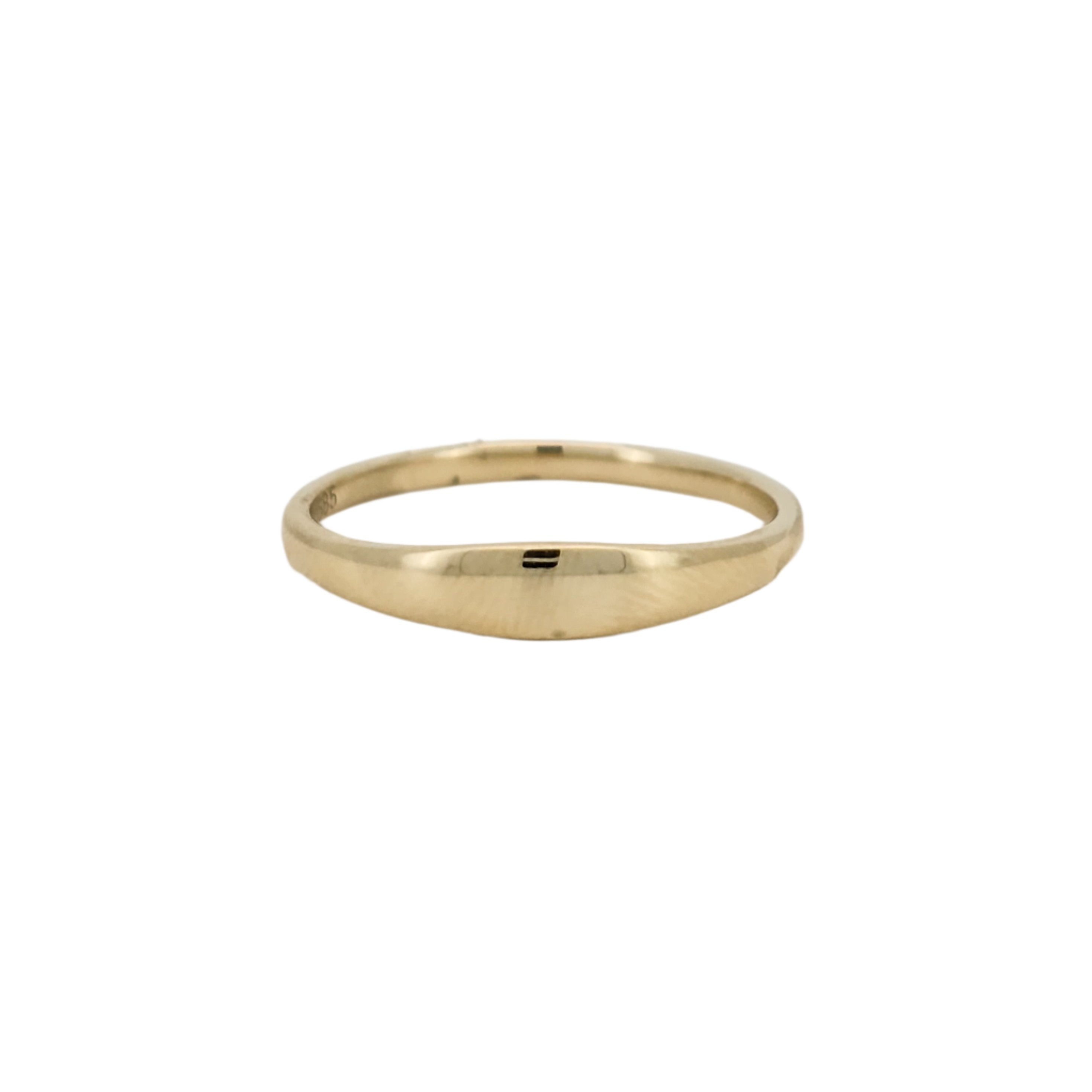 Sunrise Signet Ring in Solid Gold