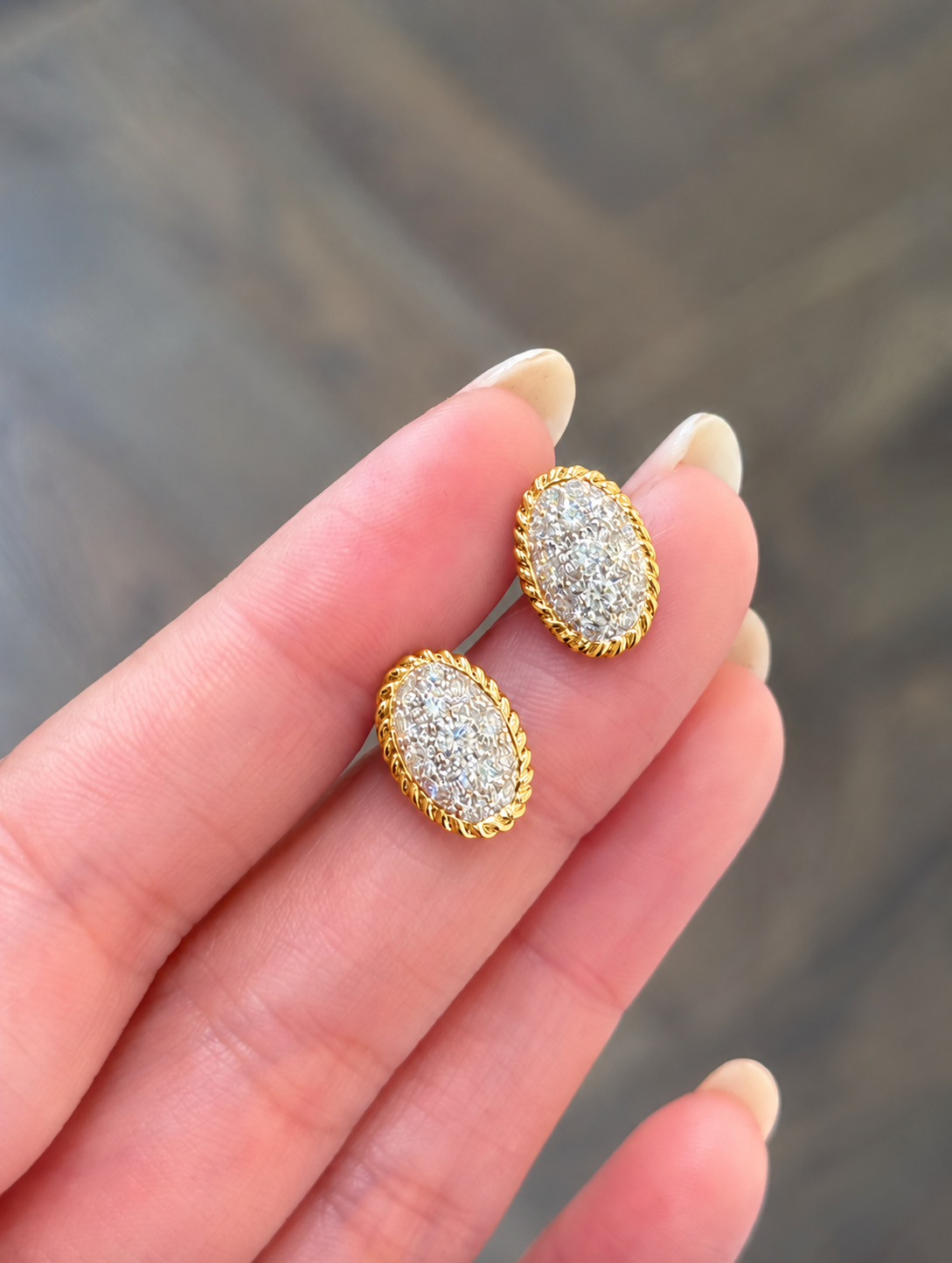 Bellevue Pavé Studs