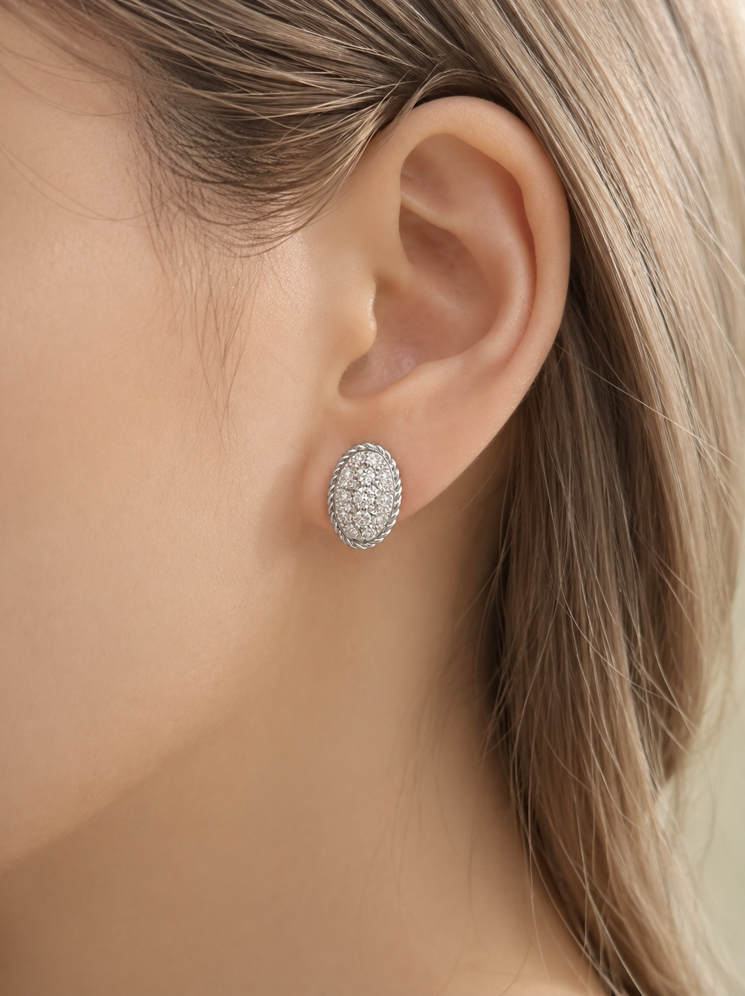 Bellevue Pavé Studs
