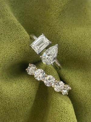 Enlacé Diamond Ring