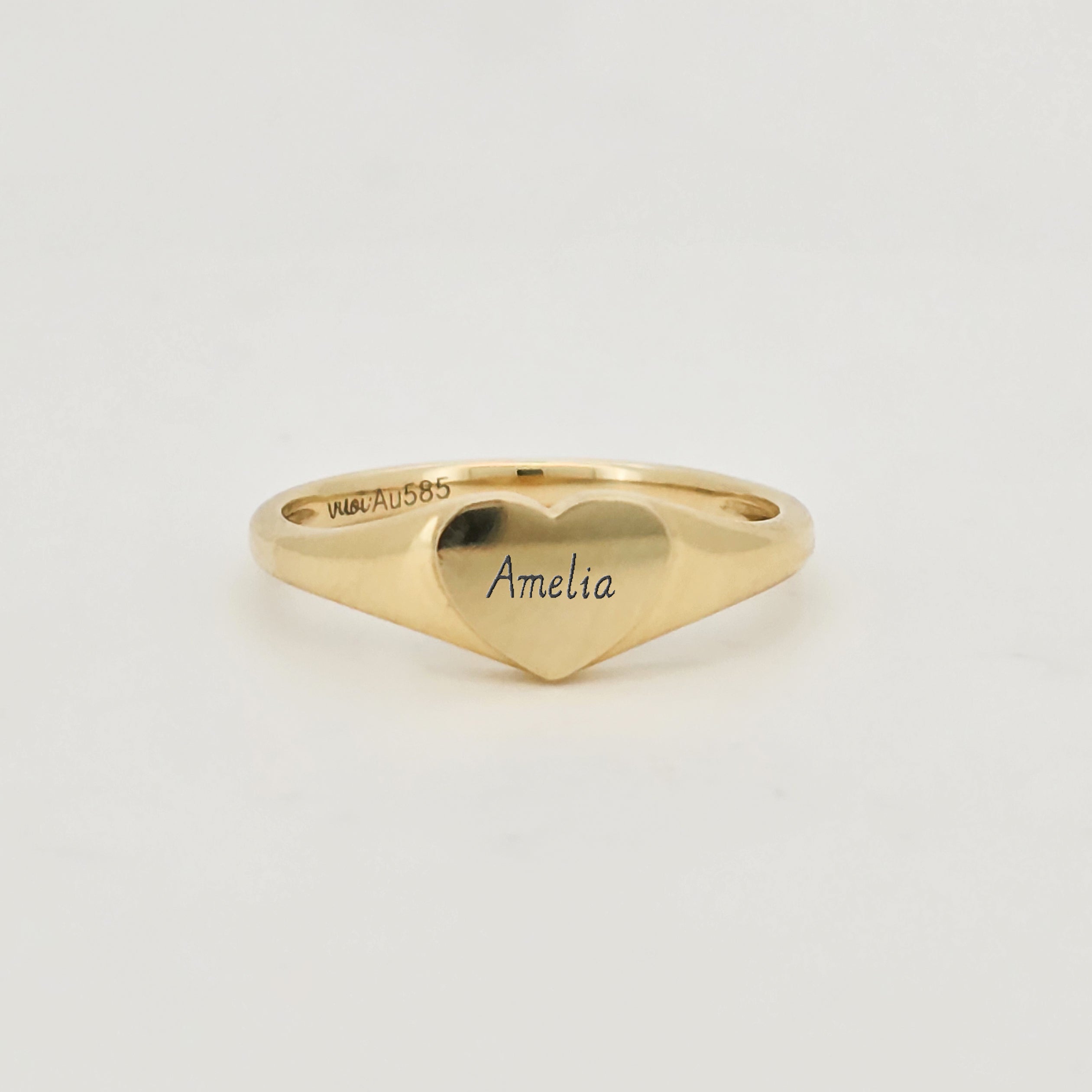 Amour Heart Signet Ring in Solid Gold