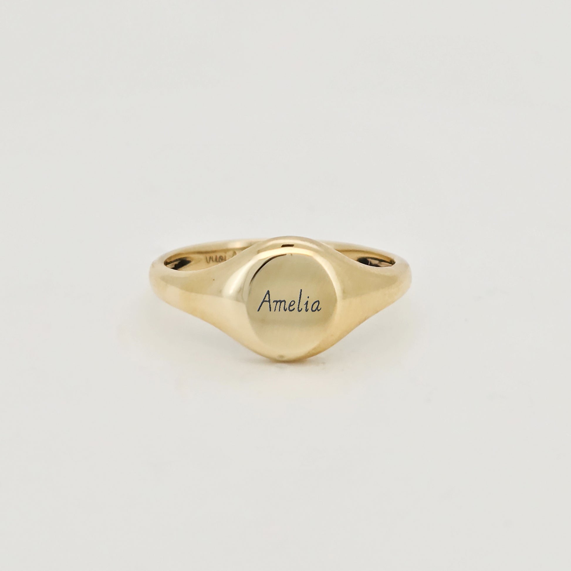 Balance Oval Signet Ring in Solid Gold