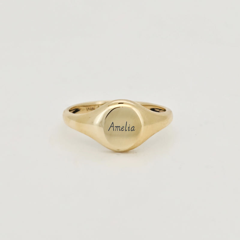 Balance Oval Signet Ring in Solid Gold