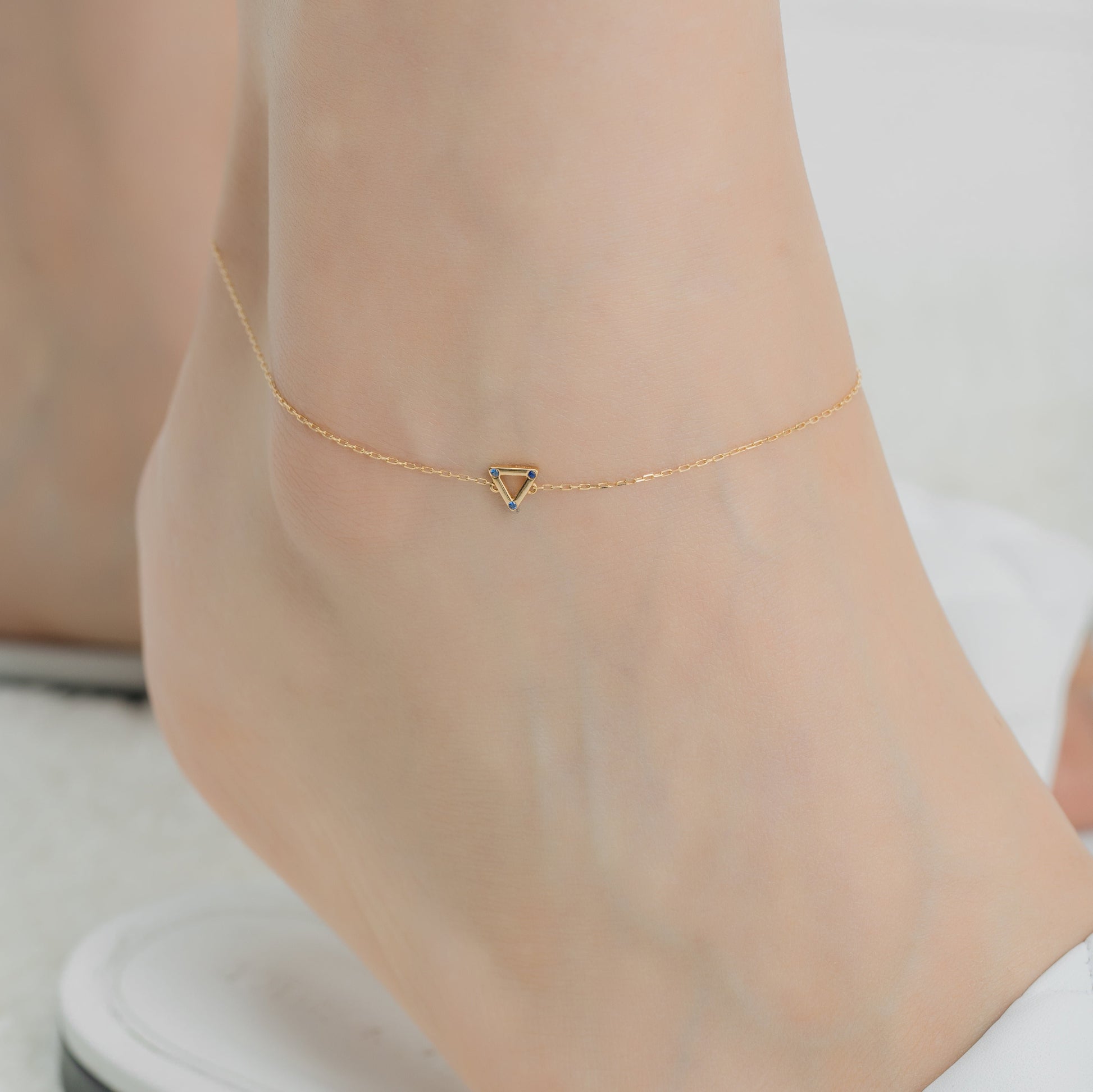 Balance Water Triangle Anklet in Solid Gold