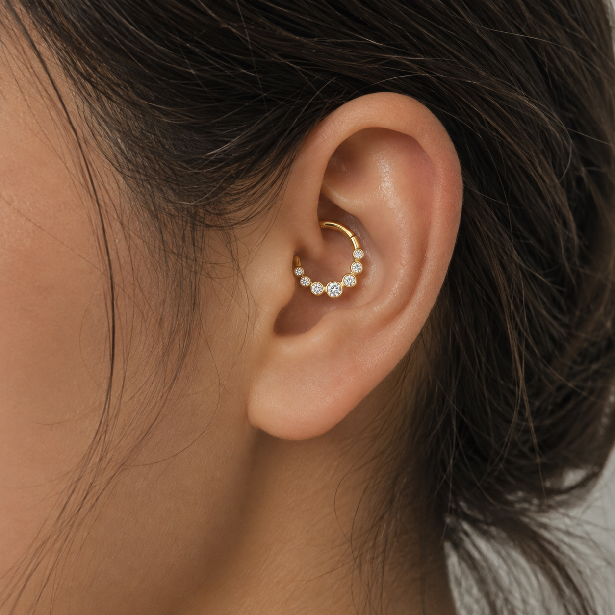Cercle Bezel Clicker Earring
