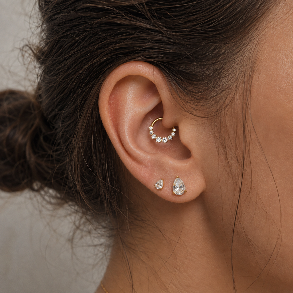 Cercle Bezel Clicker Earring
