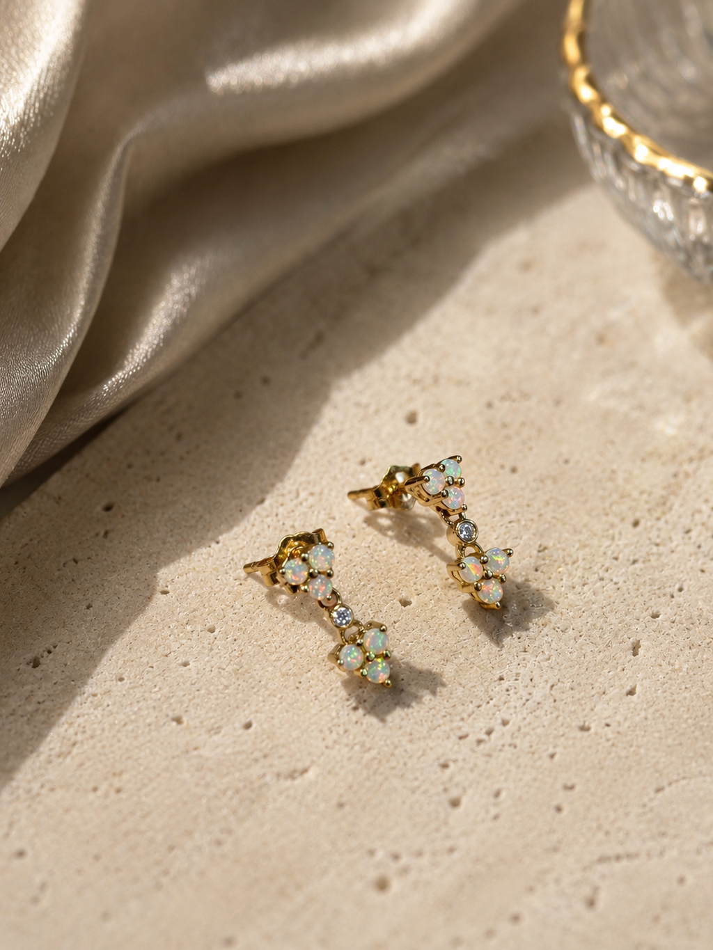 Écho Opal Drop Earrings