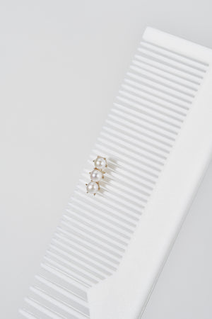 Perla Linea Flatback Earring