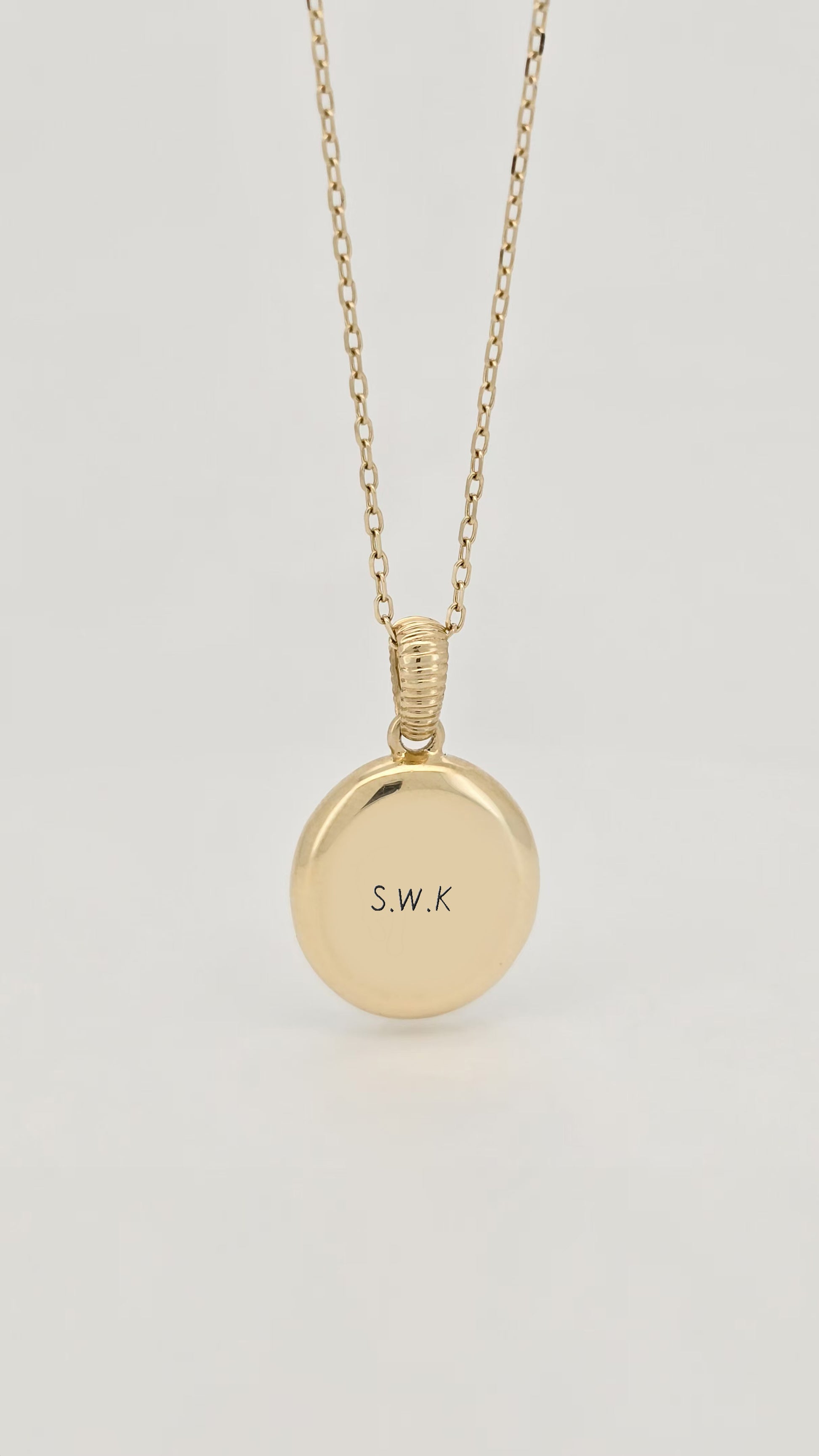 Engravable Necklace in Solid Gold