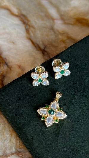 The Esme Pendant
