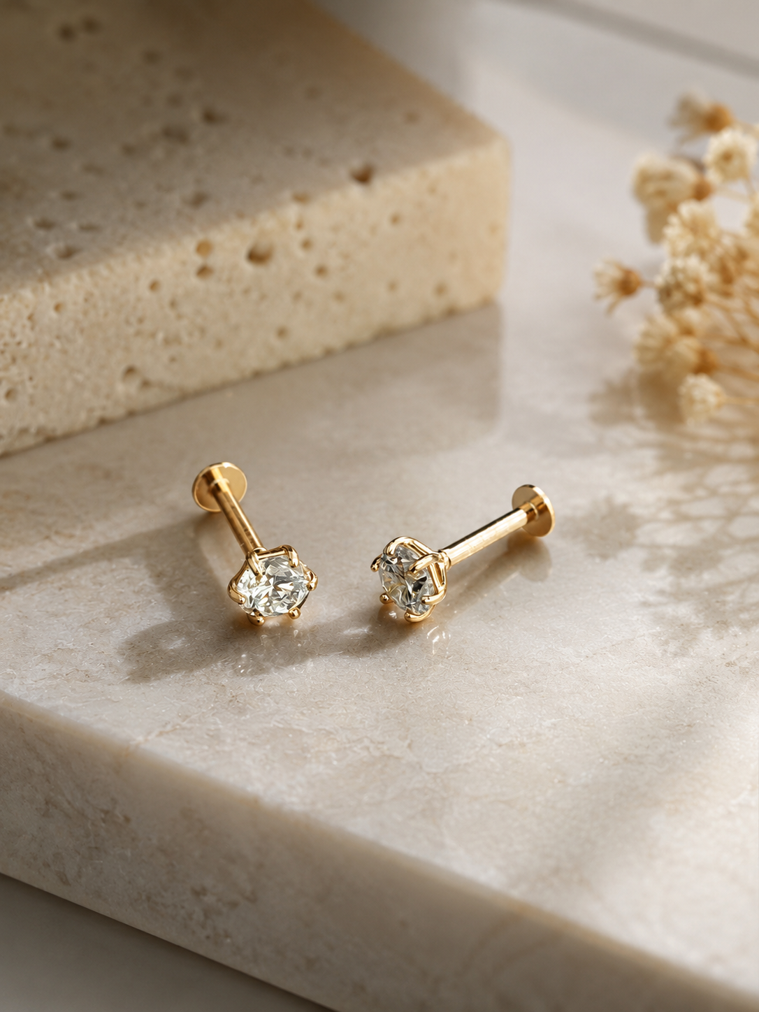 Griffe Diamond Flatback Earring