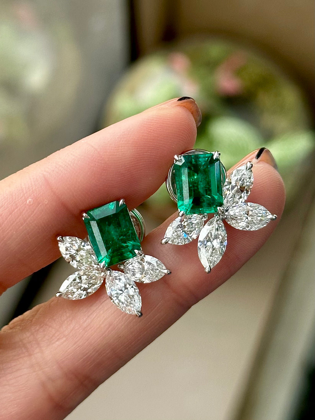 Éclat Emerald Earrings