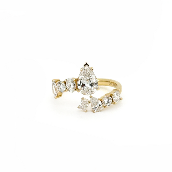 18K Gold Diamond Curve Ring
