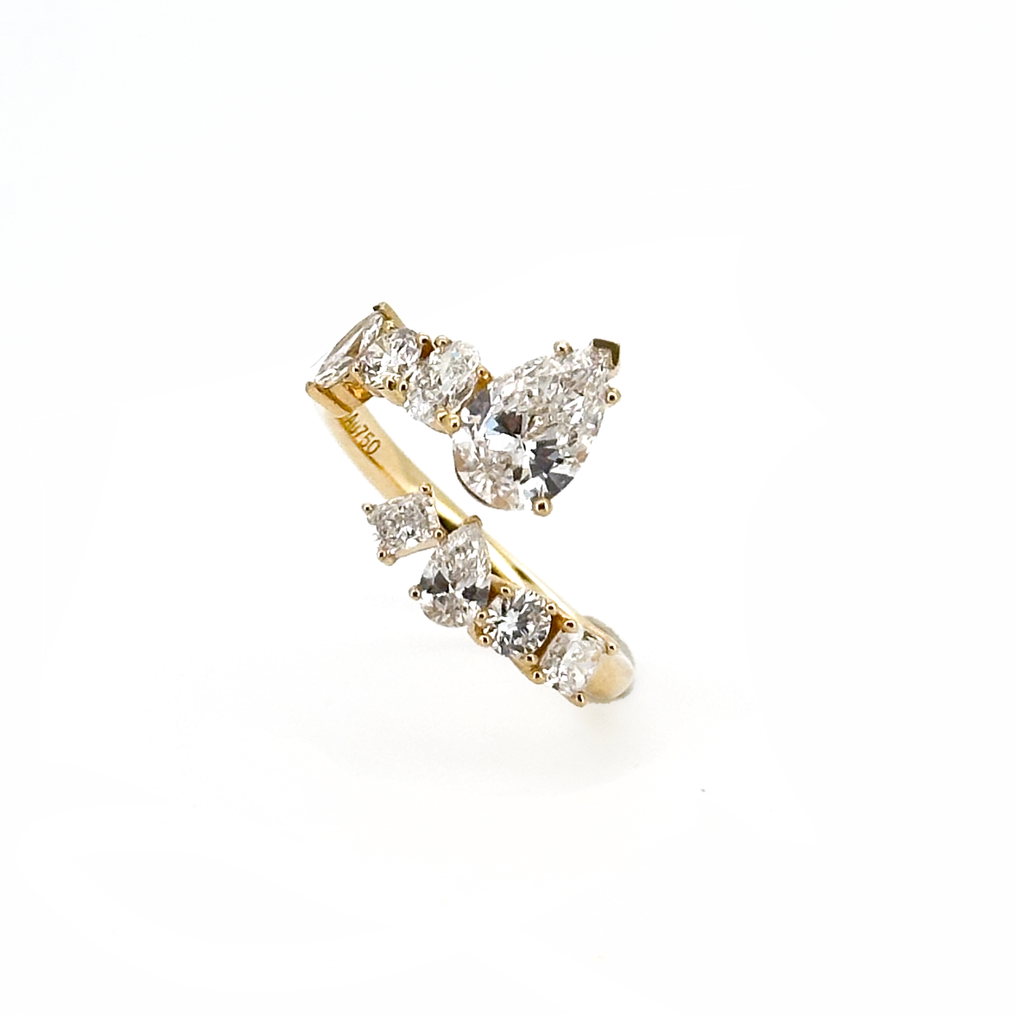 18K Gold Diamond Curve Ring