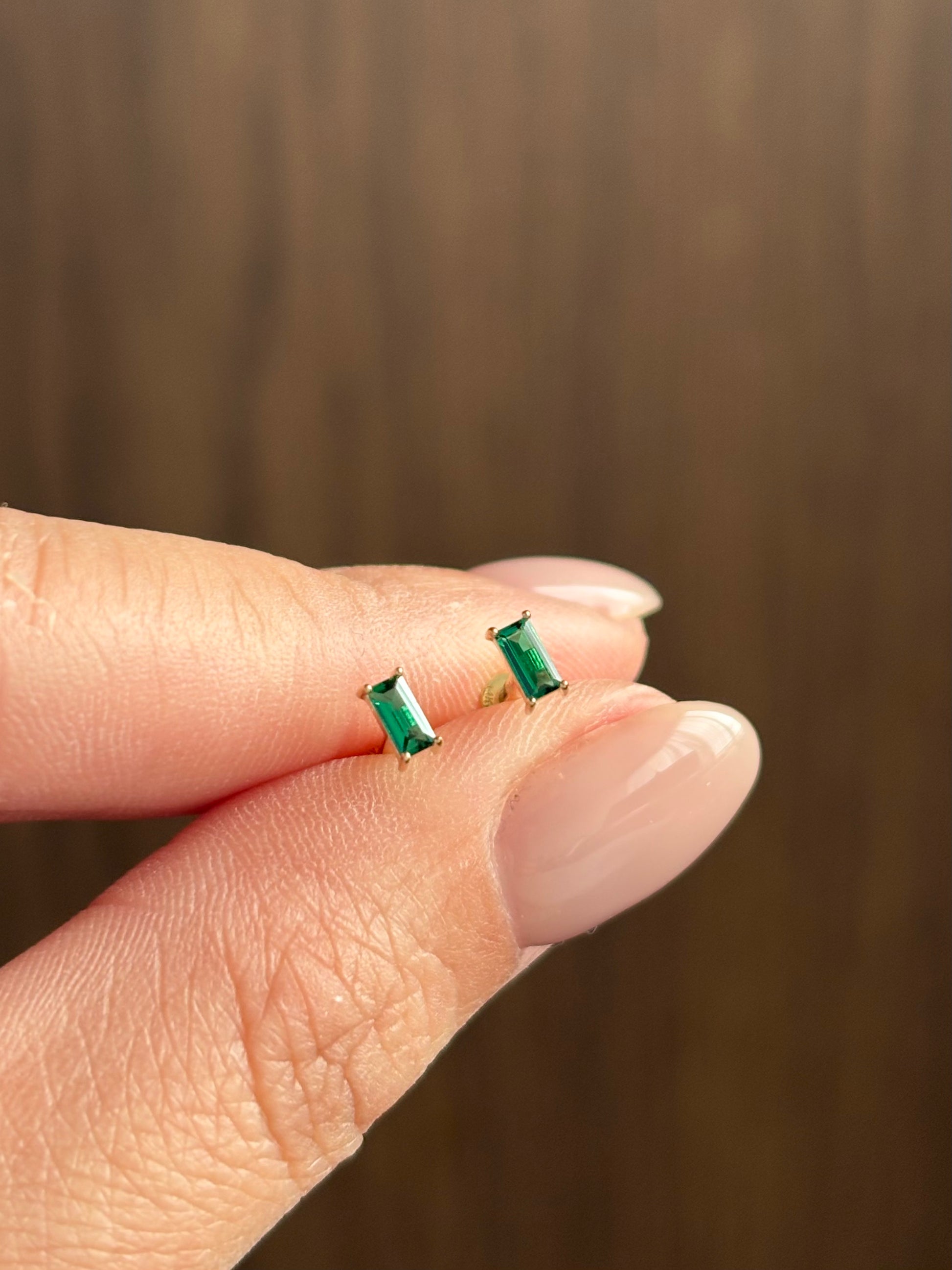 Verdéa Emerald Flatback Earring