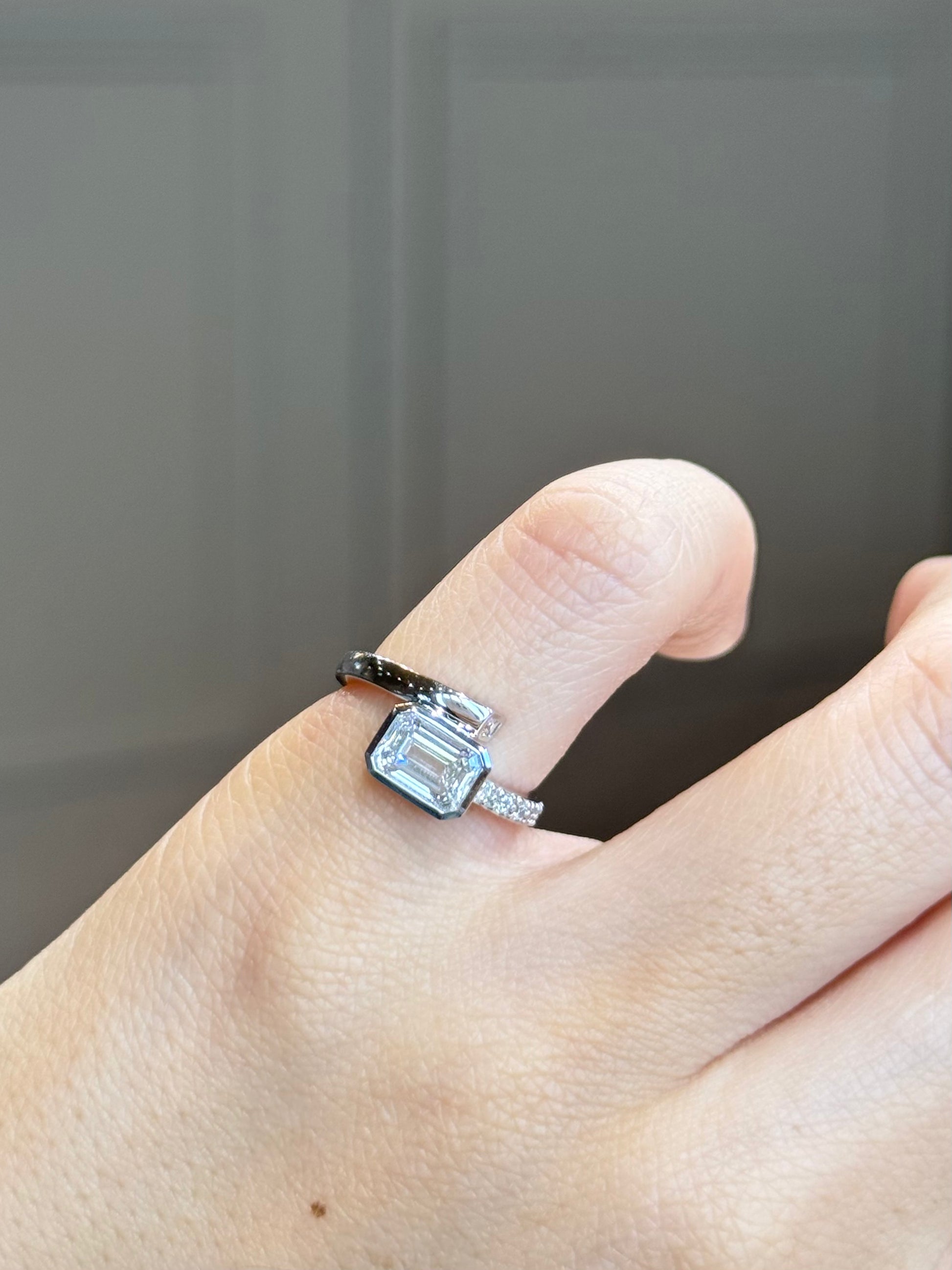 Lumina Hug Ring