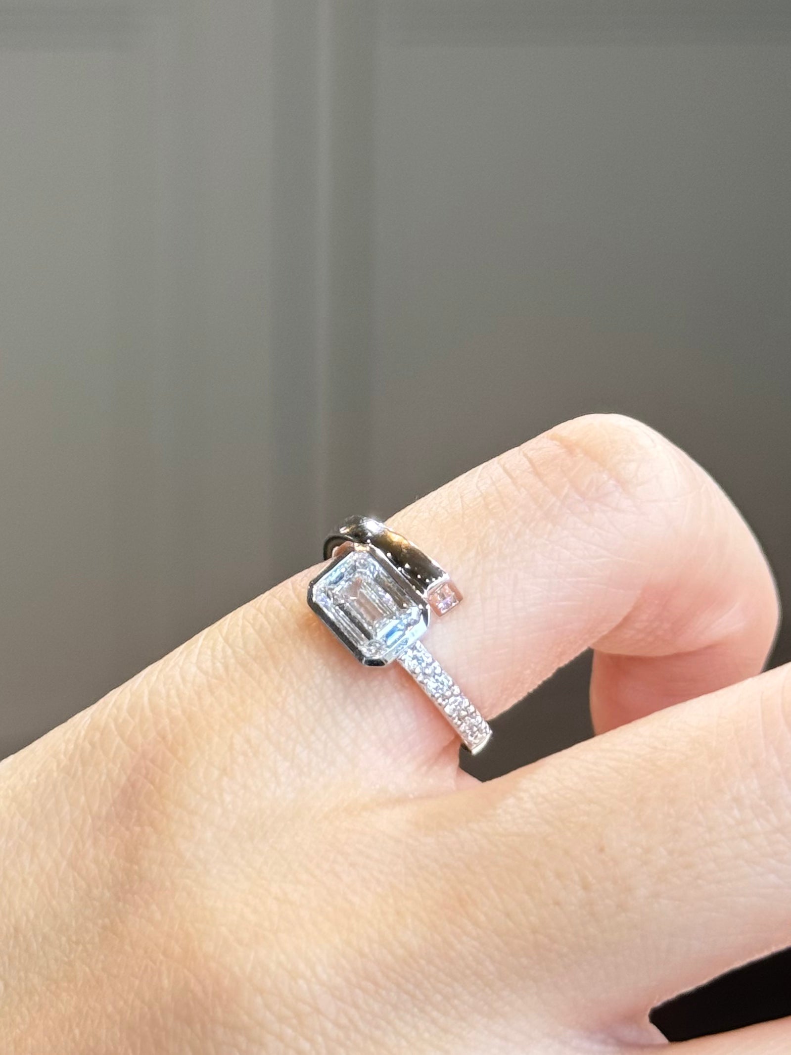 Lumina Hug Ring
