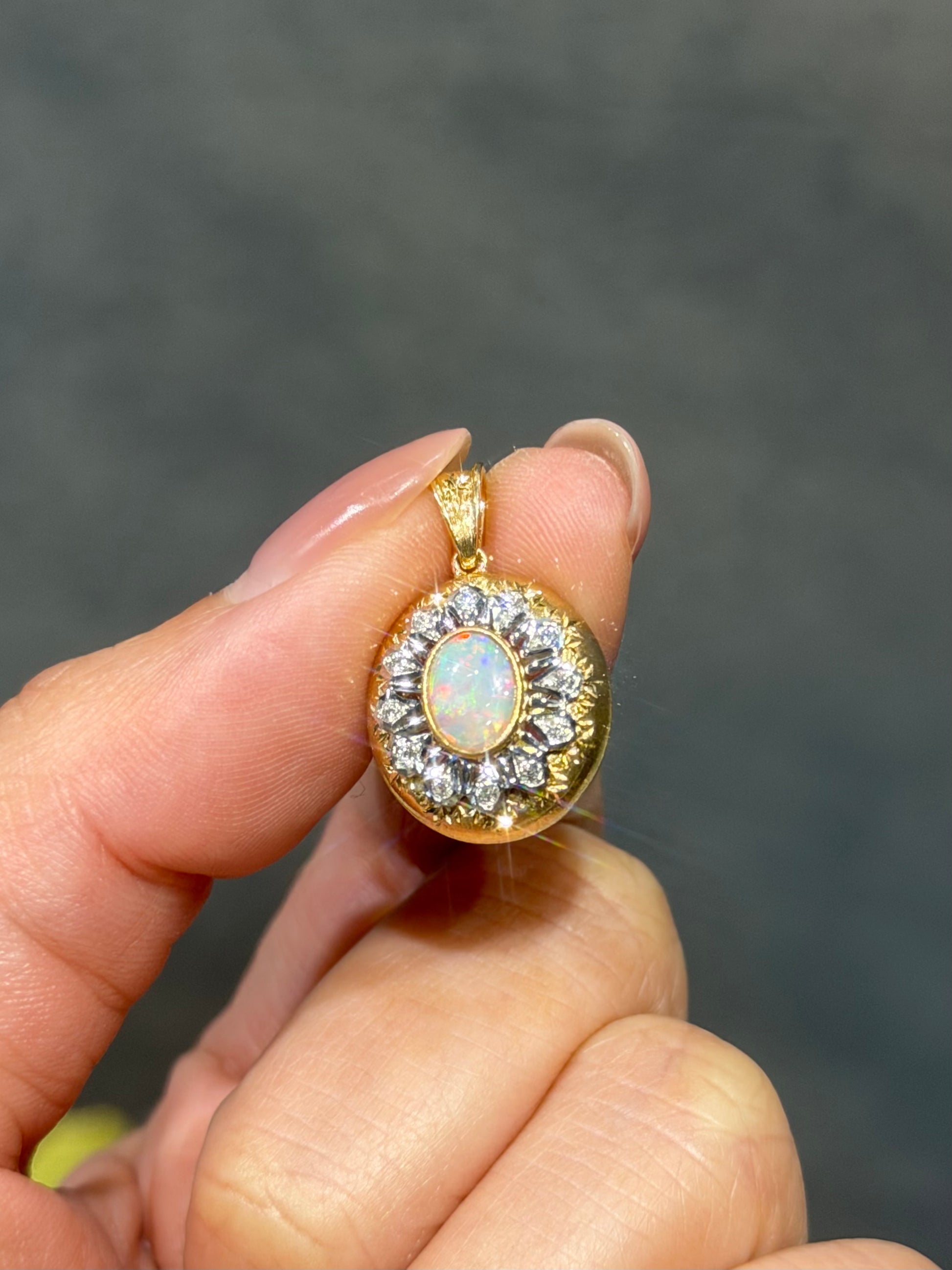 Rosace Opal Pendant