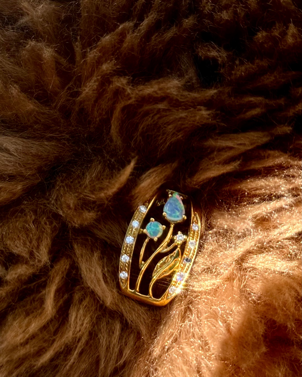 Tulipe Opal Pendant