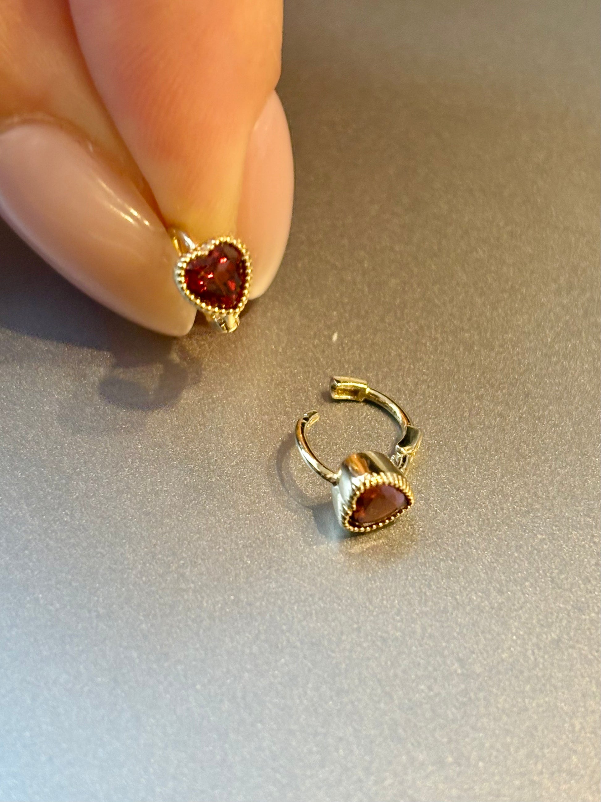 Garnet Coeur Huggie