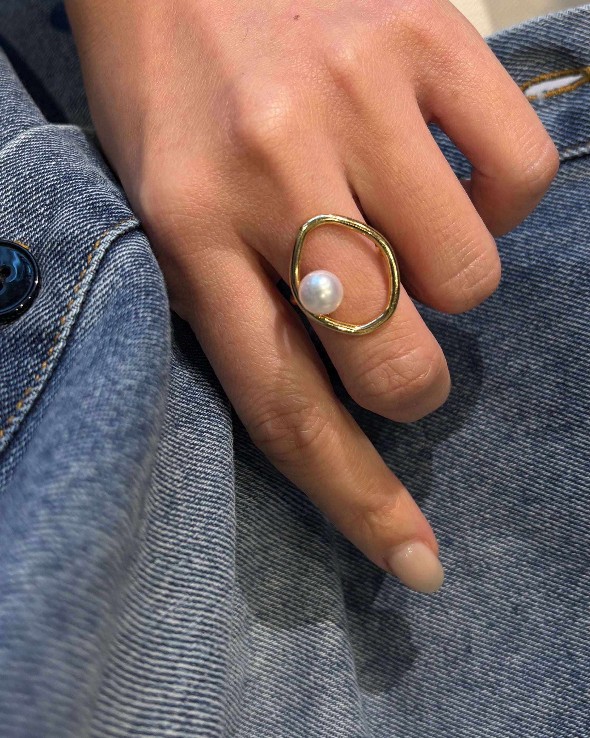The Quiet Ring