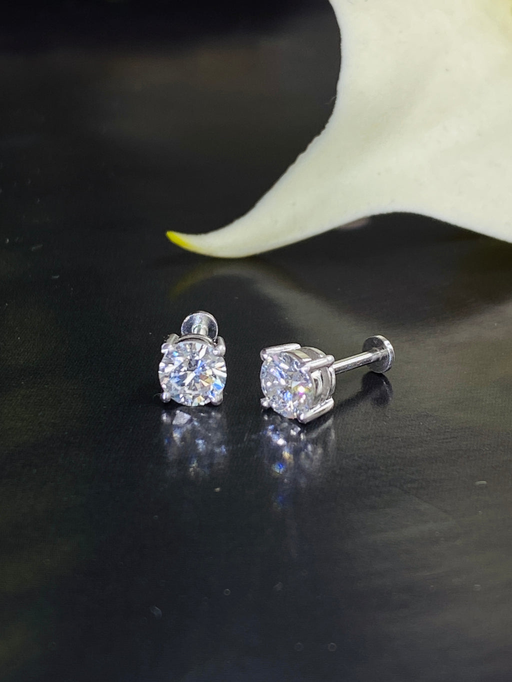 Brillane Studs