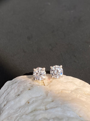 Brillane Diamond Studs