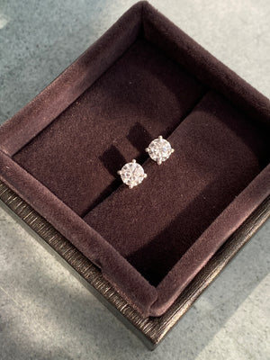Brillane Diamond Studs
