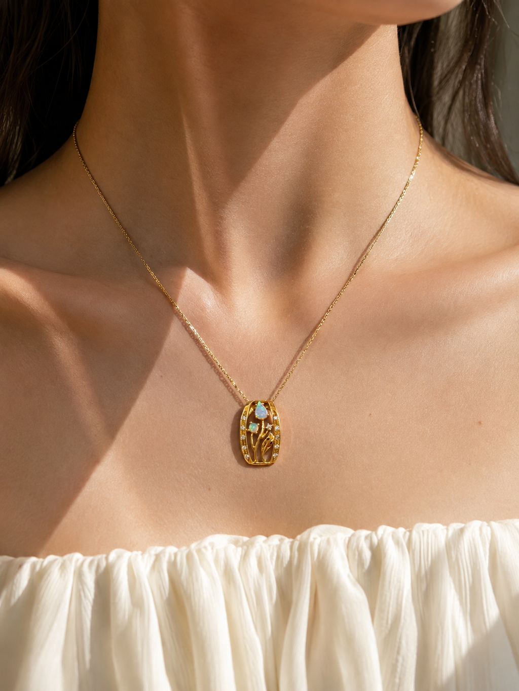 Tulipe Opal Pendant