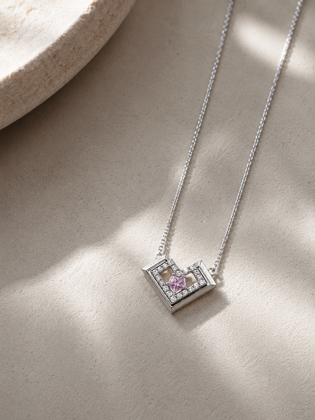 Écusson Spinel Necklace