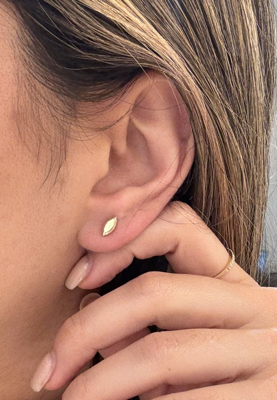 Serena Flatback Earring
