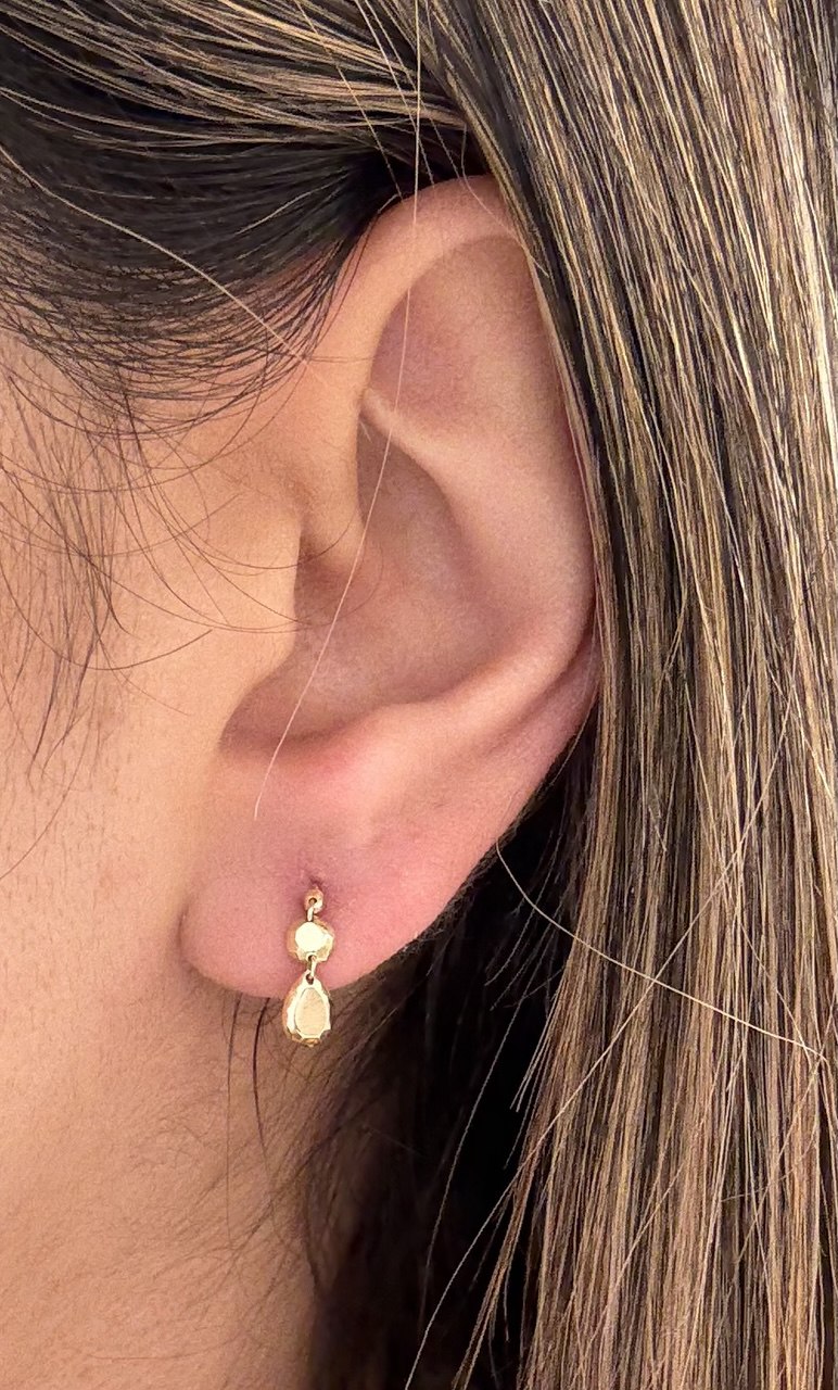 GOLD DROPLET FLATBACK EARRING