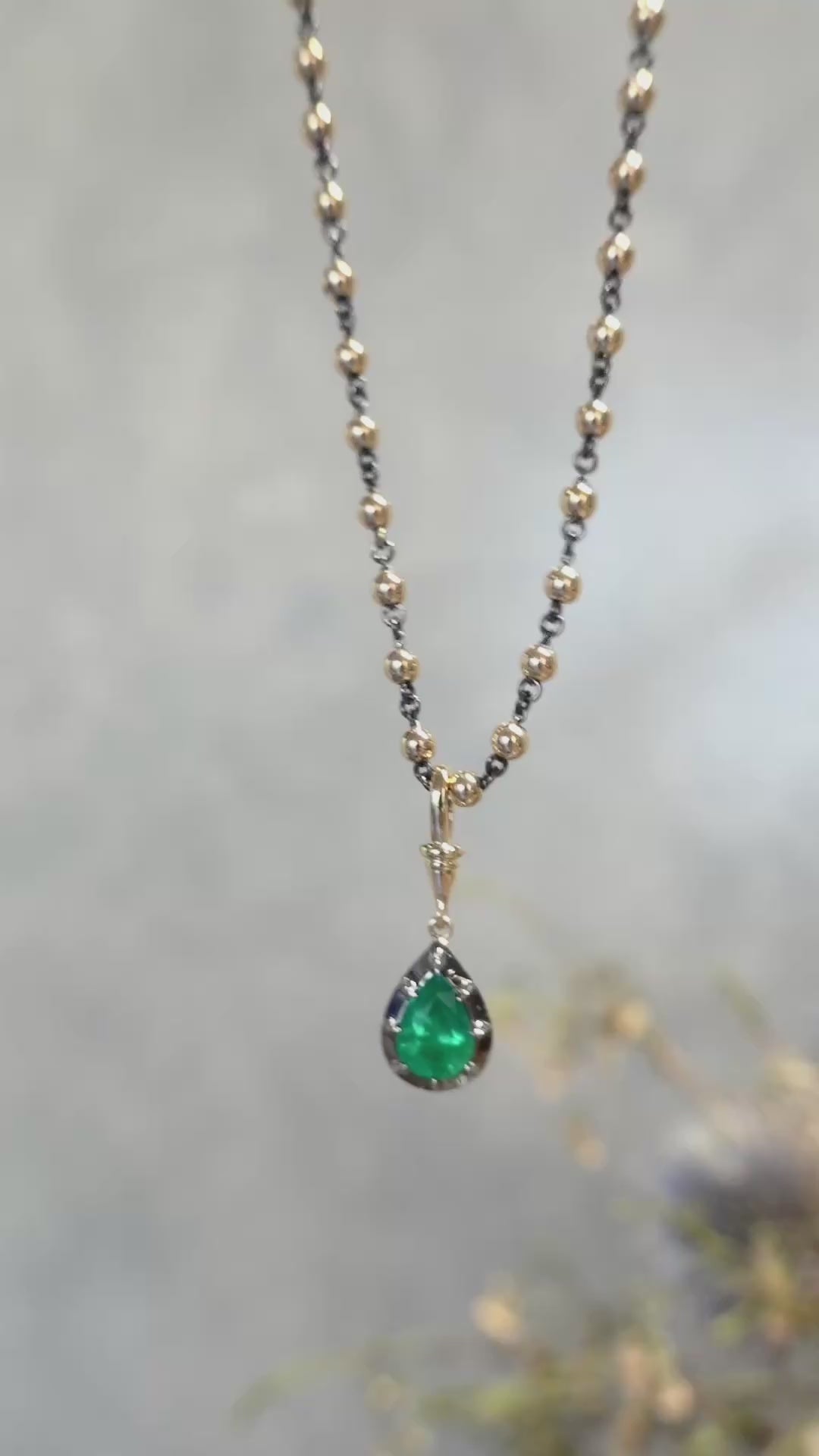 Émeraude Nocturne Necklace