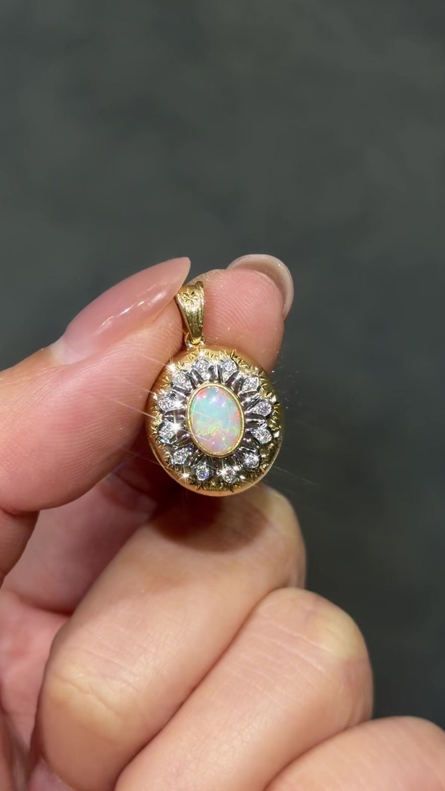 Rosace Opal Pendant