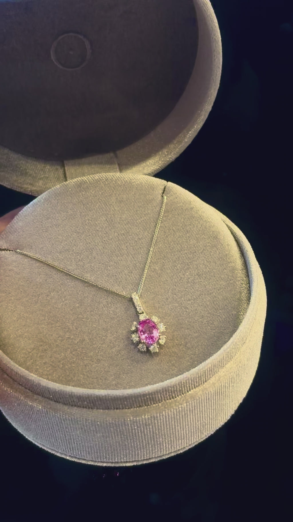 Flocon Sapphire Pendant
