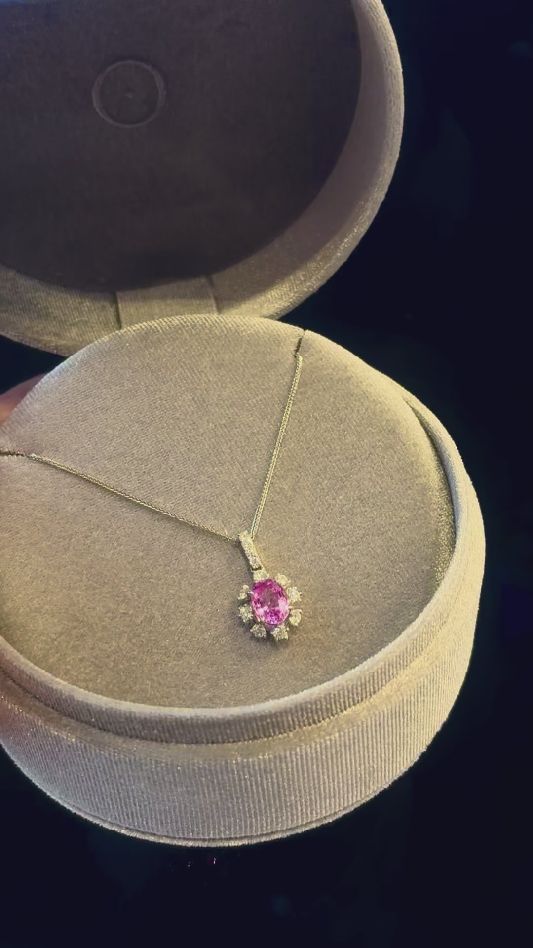 Flocon Sapphire Pendant