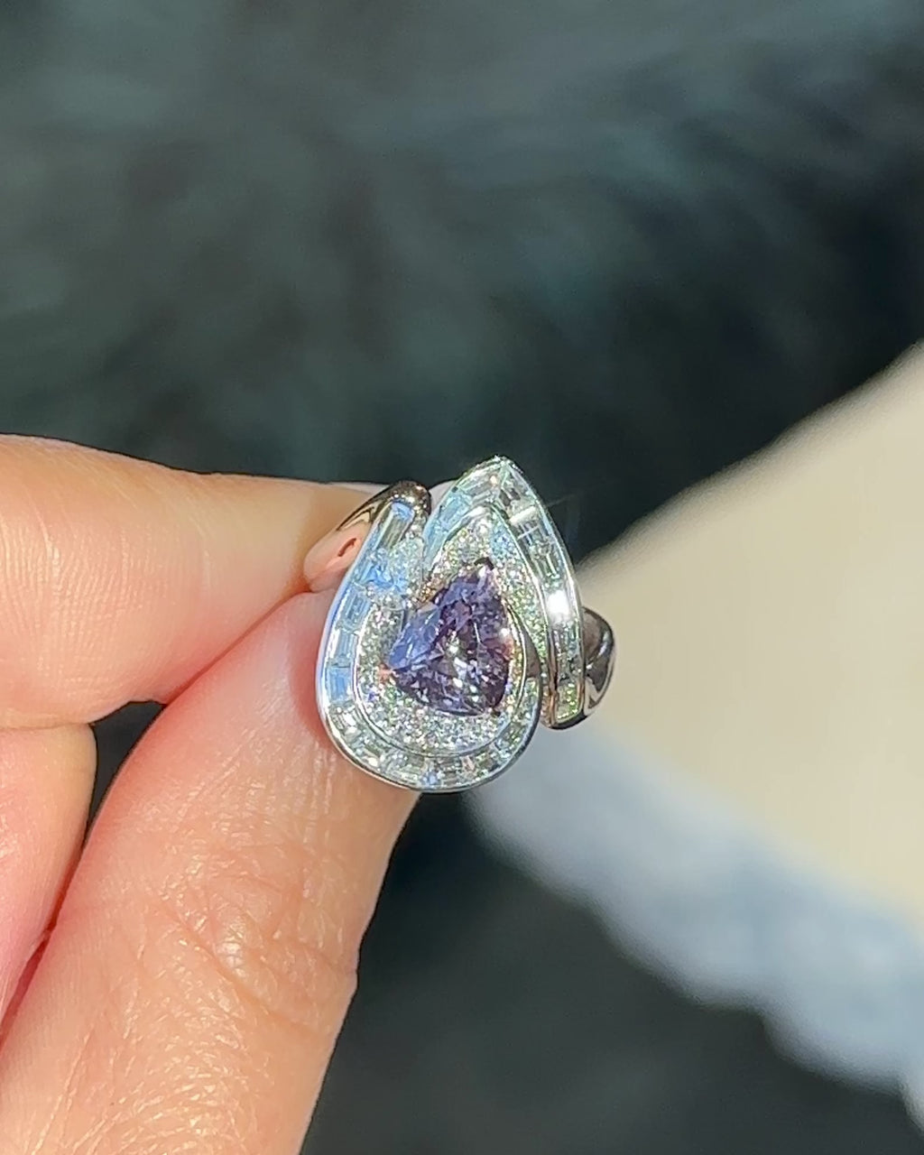 Violette Spinel Ring