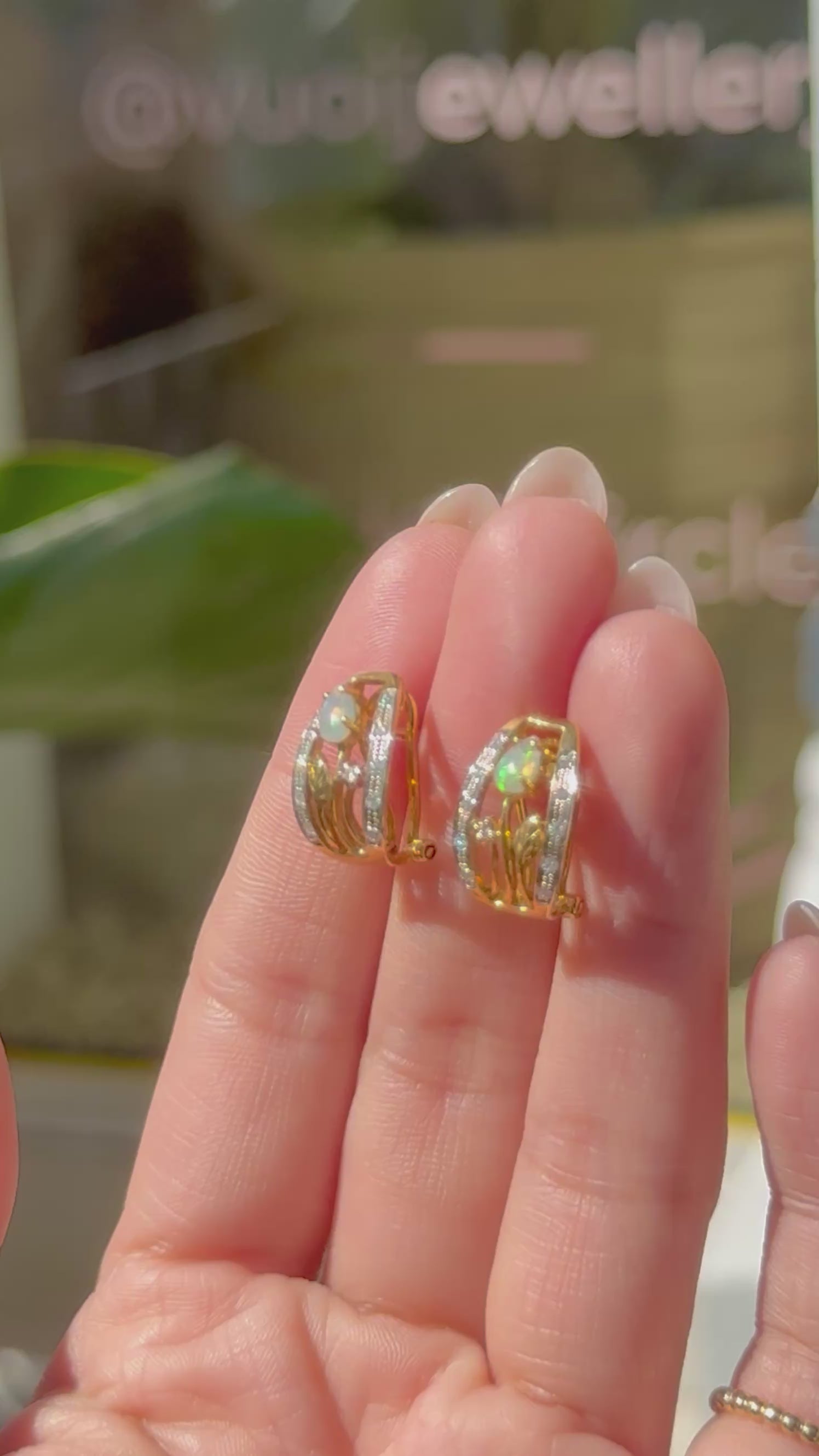 Tulipe Opal Hoop Earrings