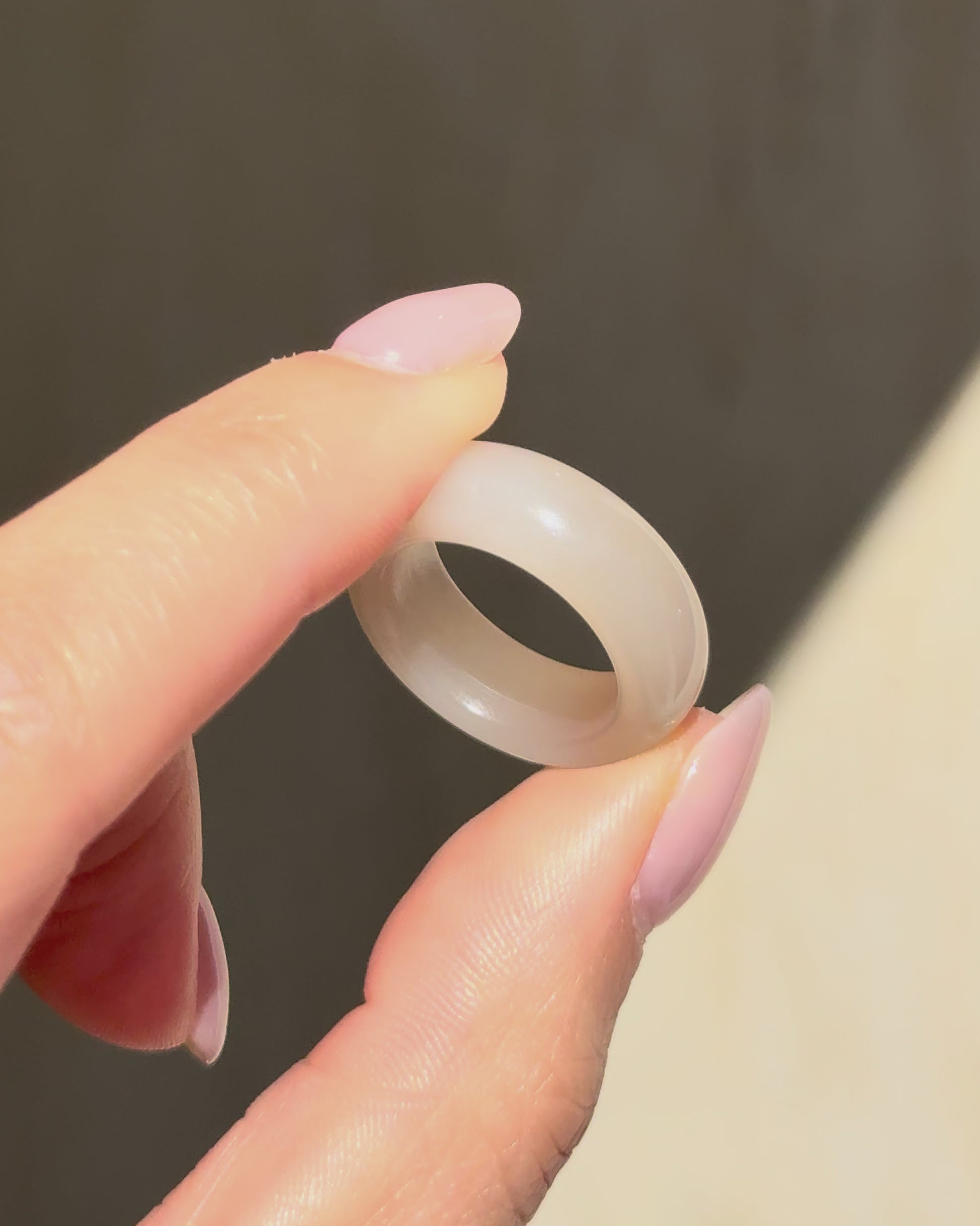 Lait Jade Ring
